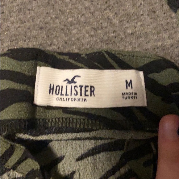 Too small - Picture 2 of 2